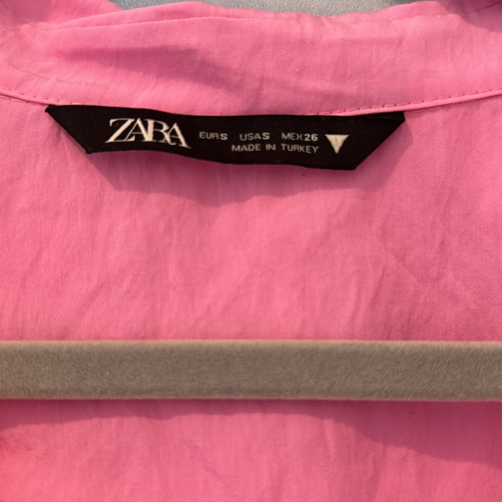 Zara Rouched Button Down. Size Small - image 3